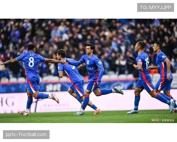 上海申花紧凑中后场阵型，限制对手传球空间战术成功